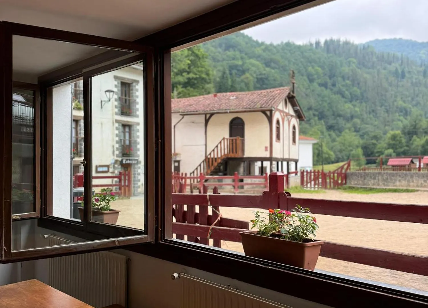 Albergue De Lastur Deba